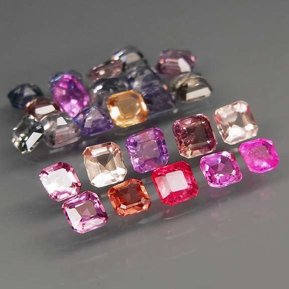 Glittering 25 piece 3.40ct fancy color Sapphire set