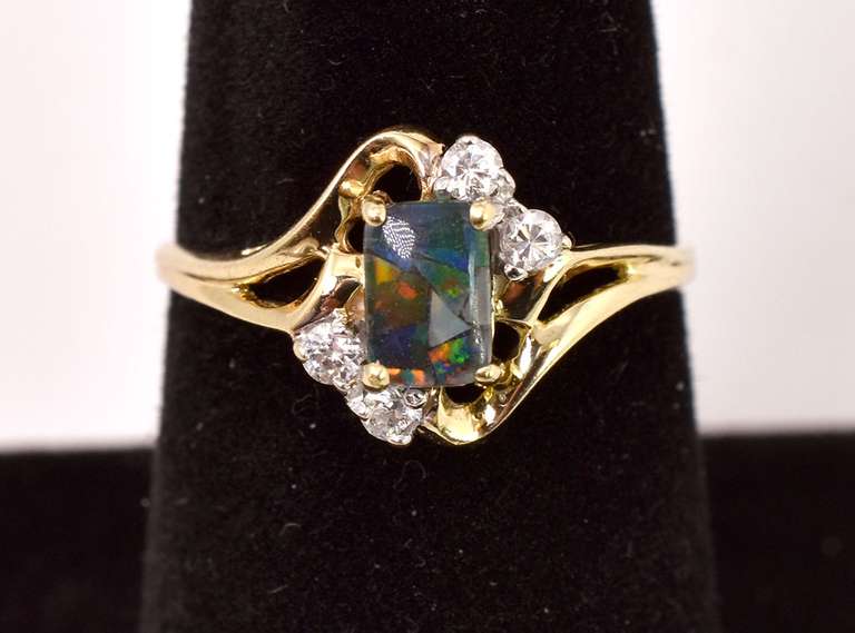 Beautiful Opal Ring in Yellow Gold