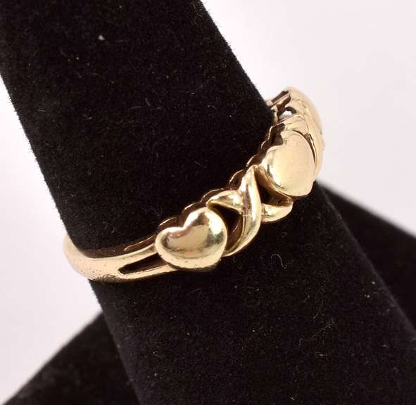 Beautiful Heart Ring in Yellow Gold