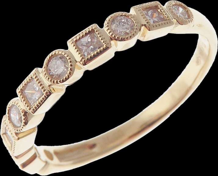 Sparkly 18kt Yellow Gold Diamond Band