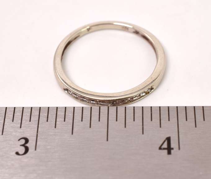 Fantastic Diamond Band Ring in White Gold