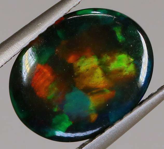 Glistening 2.23ct Welo Black Opal