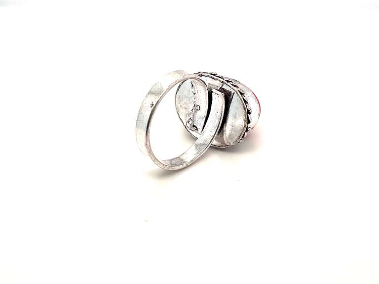 Ovular Red Coral in Tibetan Silver Rope Ring