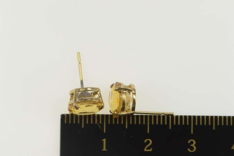 14K Yellow Gold Oval Syn. Citrine Solitaire Classic Stud Earrings