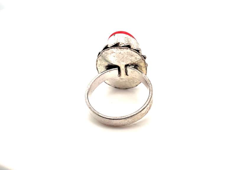 Ovular Red Coral in Tibetan Silver Rope Ring
