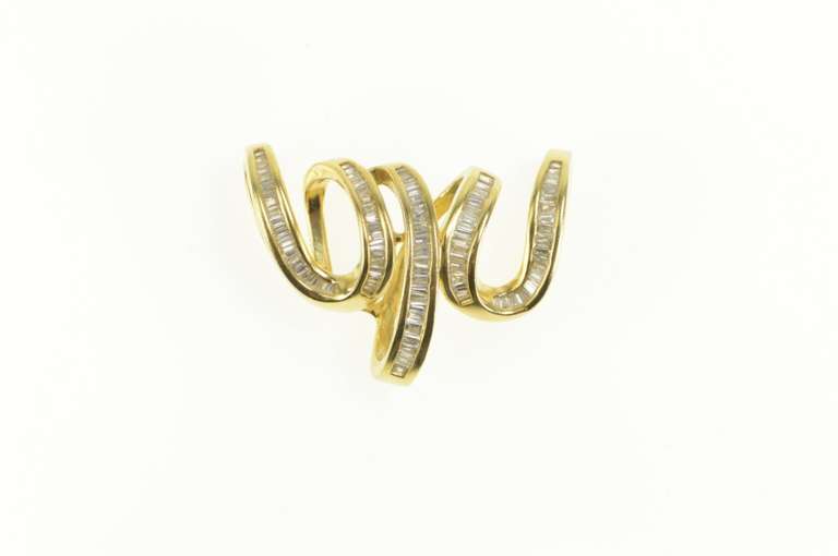 14K Yellow Gold 1.50 Ctw Baguette Diamond Loop Curvy Pendant