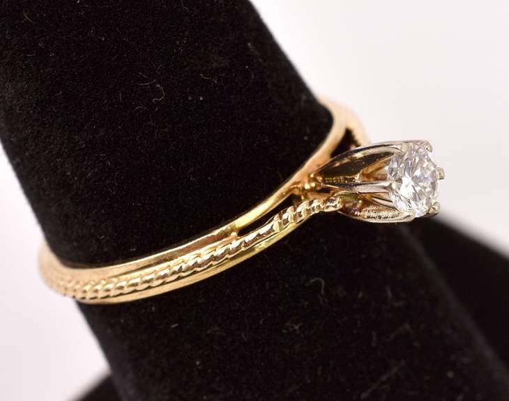 Dazzling Solitaire Diamond Ring in 14K Yellow Gold