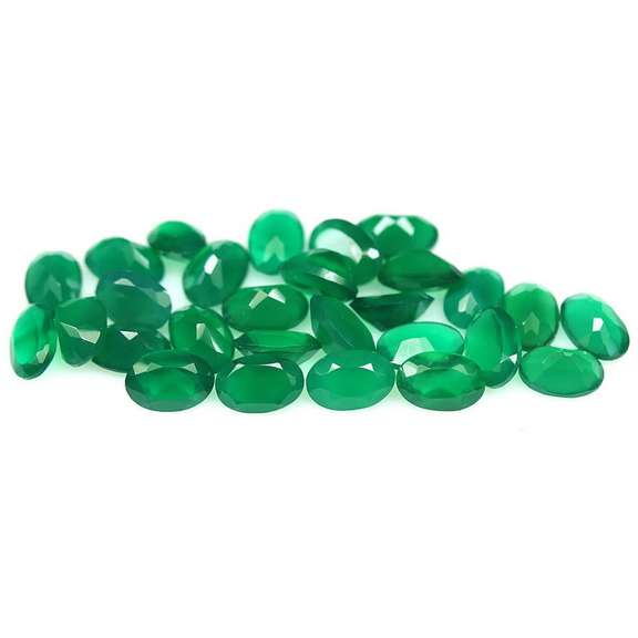 Stunning 11.47ct mint green Botswana Agate set