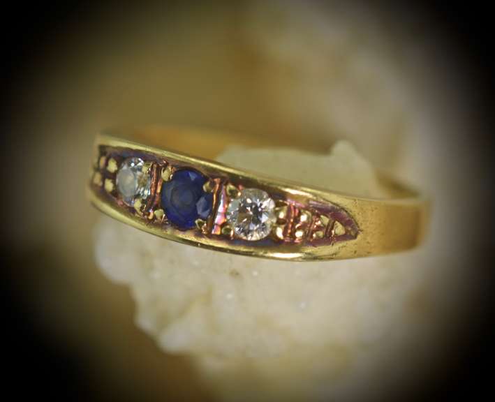 Sweet 18K Sapphire and Diamond Ring