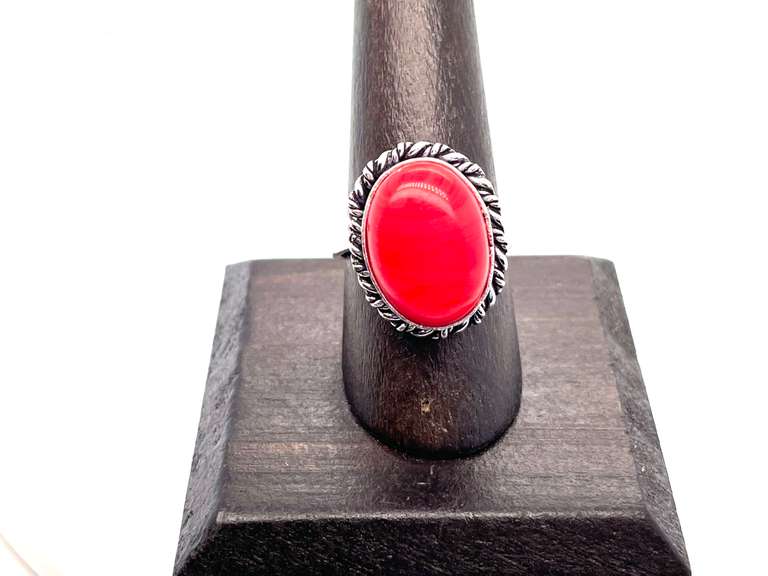 Ovular Red Coral in Tibetan Silver Rope Ring
