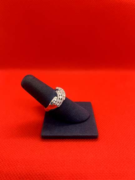 BEAUTIFUL LADIES 14K WHITE GOLD RING WITH 1.50 CARAT OF DIAMOND