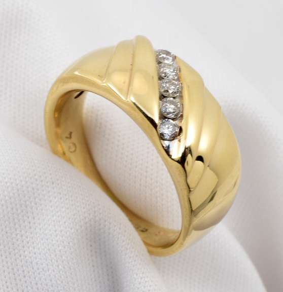 Tasteful Man's Diamond Ring