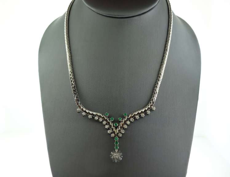 Vintage Art Deco Diamond and Emerald 18k White Gold Necklace