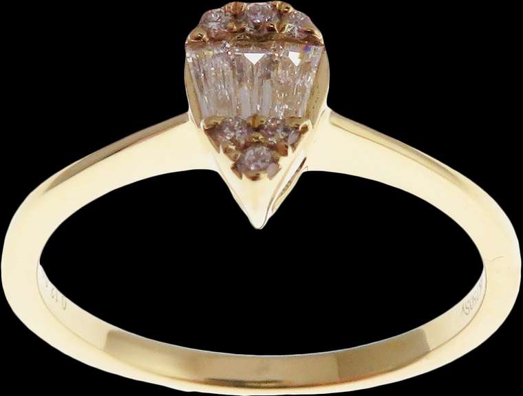 Exciting 18kt Yellow Gold Teardrop Diamond Ring
