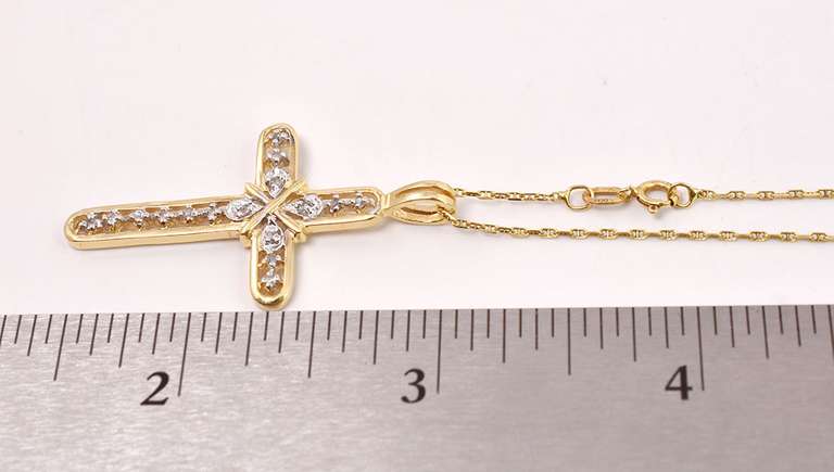 Gorgeous Diamond Cross Pendant Necklace in 14K Yellow Gold