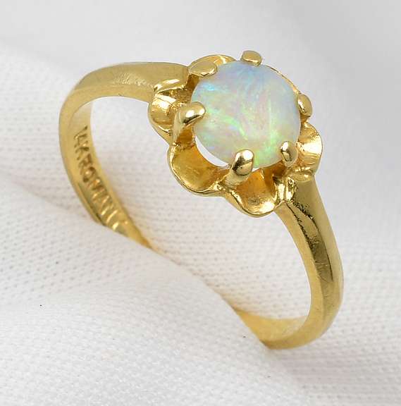 Sweet Opal Ring