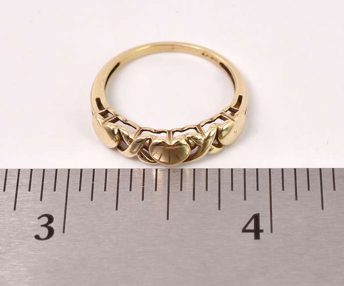 Beautiful Heart Ring in Yellow Gold