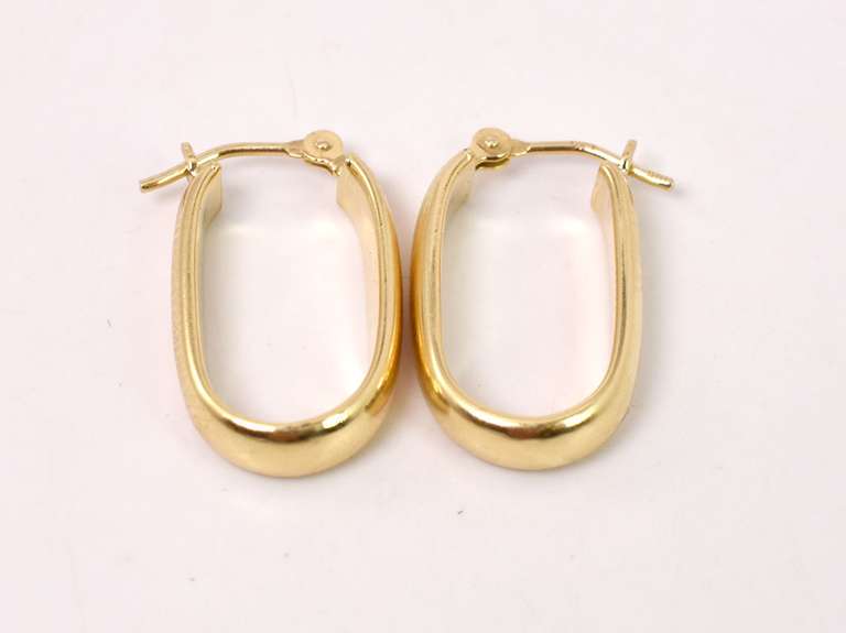 Delightful Oval Hoop Earrings in 18K Yellow Gold