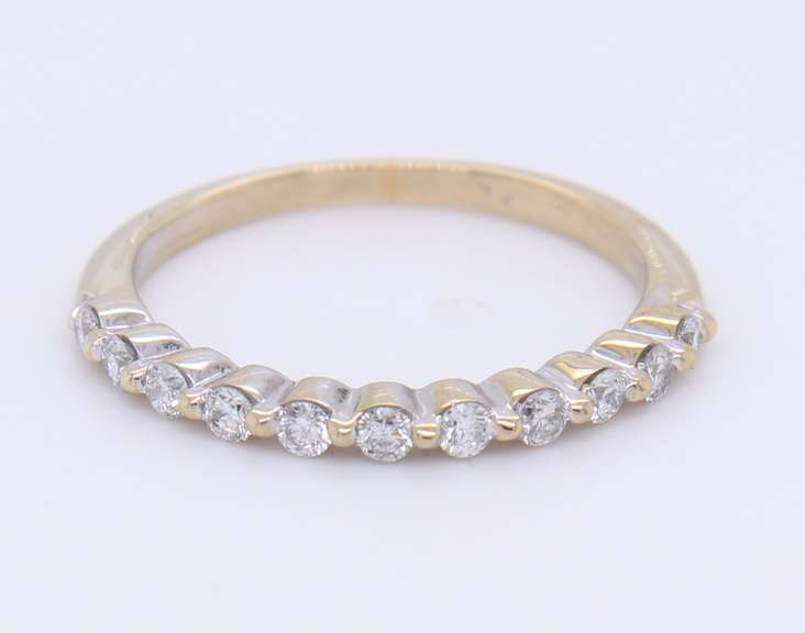 Classic 14kt WG Shared Prong Diamond Band