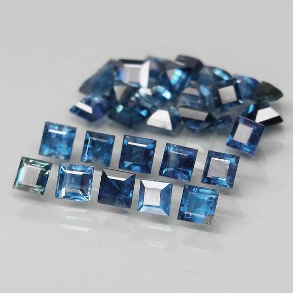 Heated only 4.64ct blue Sapphire set with multiple hues