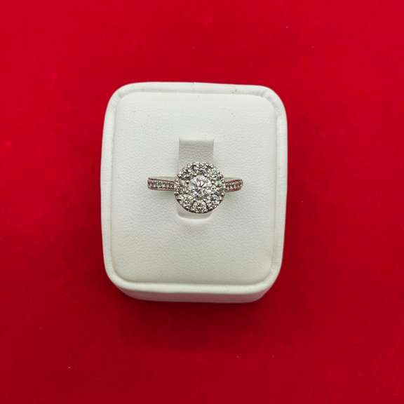 CERTIFIED AMAZING 14K WHITE GOLD AND DIAMOND RING