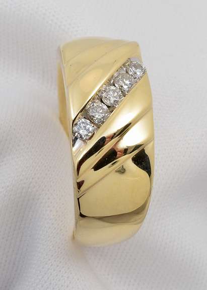 Tasteful Man's Diamond Ring