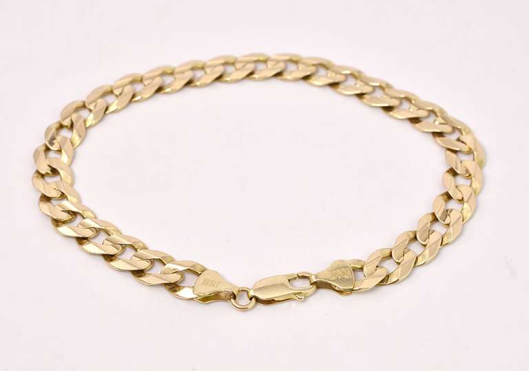 Marvelous Men's Curb Link Bracelet in Yellow Gold