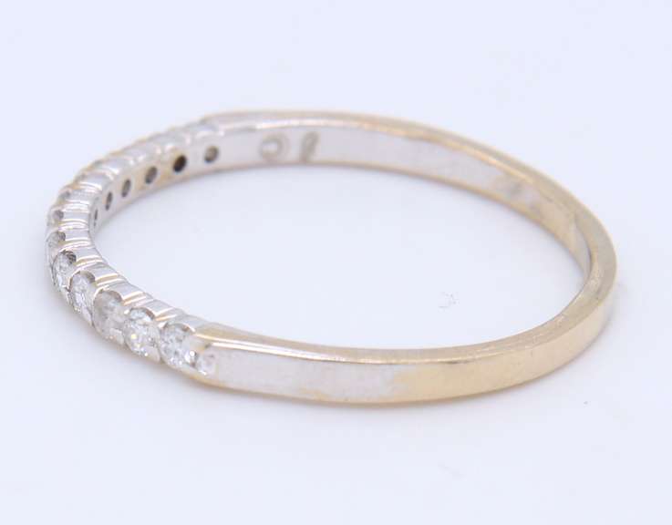 Elegant Ladies' Wedding Set: Over 2.00 Carats of Sparkling Natural Diamonds