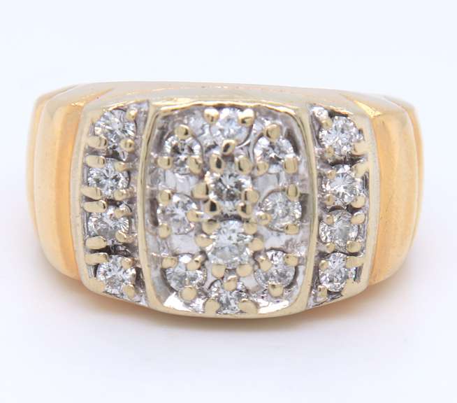 MEN'S BRAND NEW GOLD DIAMOND RING.