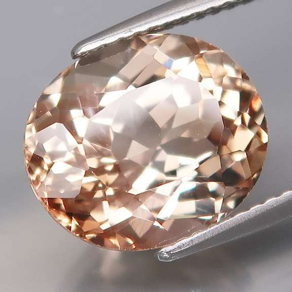 Captivating 6.77ct champagne Topaz