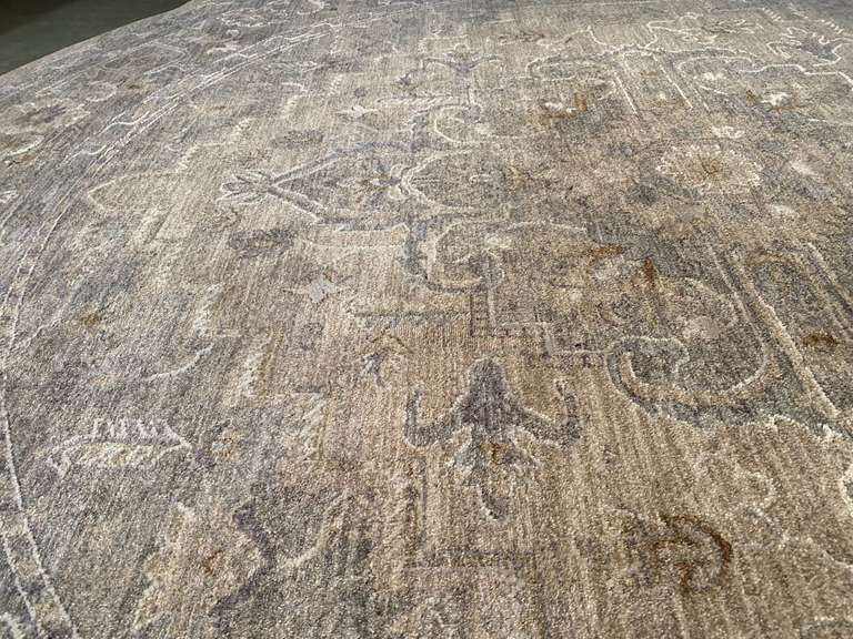 Vintage Reproduction Round Rug 8'