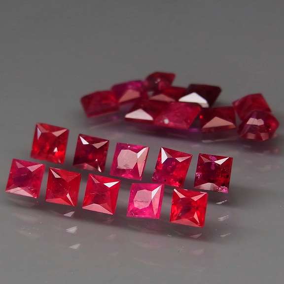 Premium 4.26ct 20 piece princess cut Ruby set