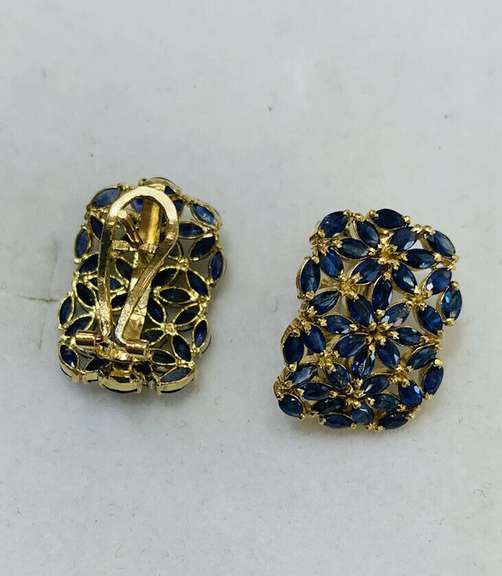 7.0 Carat Emerald Earrings in 14kt Solid Gold