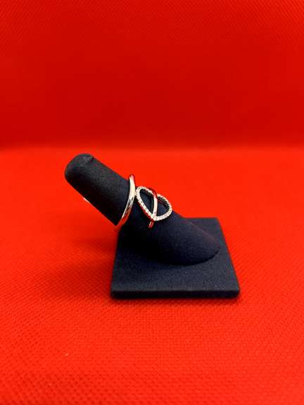  LADIES 14K WHITE GOLD RING WITH 0.35 CARAT OF DIAMOND