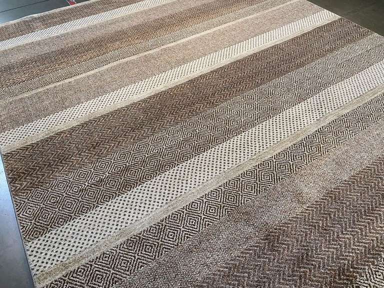 Decorative Modern Design Rug 7x10