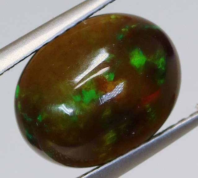 Glistening 2.23ct Welo Black Opal