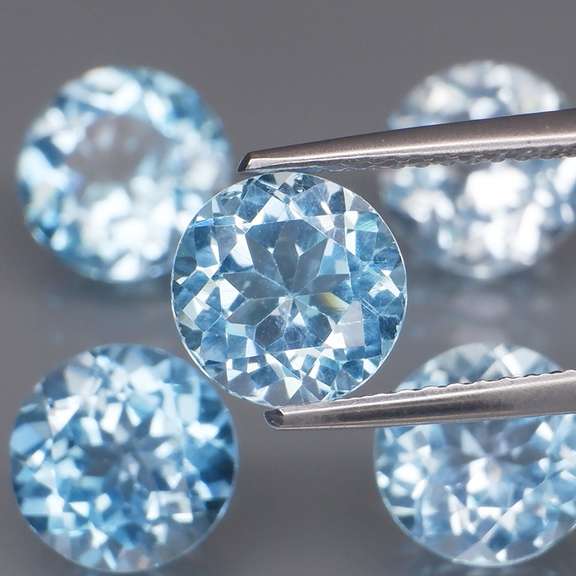 Gorgeous sparkle! 5 piece 11.40ct full fire sky blue Topaz set
