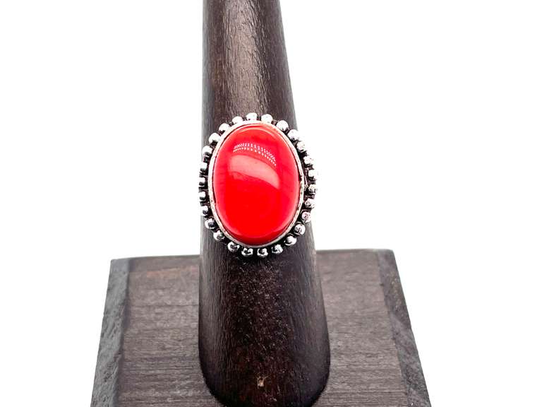 Ovular Red Coral in Tibetan Silver Beaded Ring