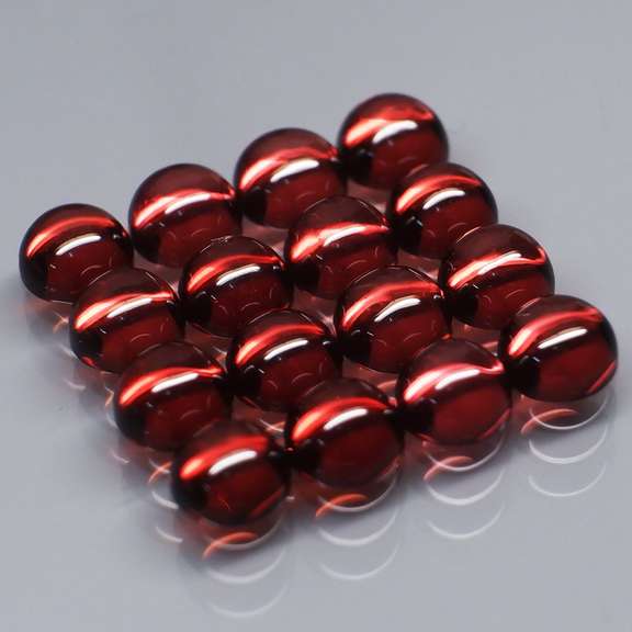 Gorgeous chianti red 13.28ct 16pc Garnet set