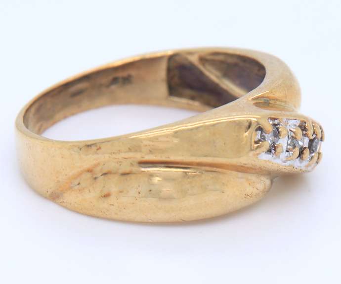 MEN'S GOLD & DIAMOND RING