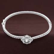 Beautiful Center Flower Twisted Bangle