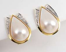 Beatiful Pear Shaped Mobe Pearl Earrings