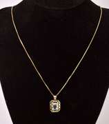 Tasteful Topaz Pendant Necklace in Yellow Gold