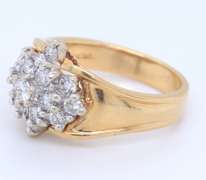 LADIES 14 KT GOLD AND DIAMOND CLUSTER RING