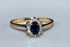 Compelling Sapphire & Diamond 10k Ring