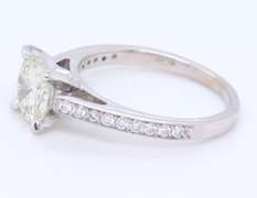 18k white gold engagement ring with 1.52 carat diamonds