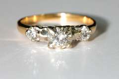 Graceful Diamond Ring in 14k