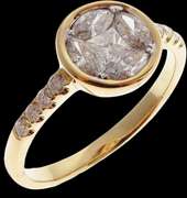 Sparkling 18kt Yellow Gold Diamond Ring
