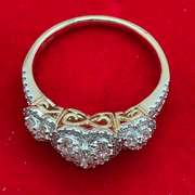 LADIES 14K GOLD AND DIAMOND HEART RING
