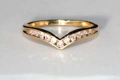 Alluring Diamond Band in 14k